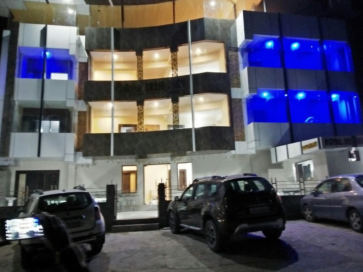 Oyo 11877 Royal Residency Hotel New Tehri Quarto foto